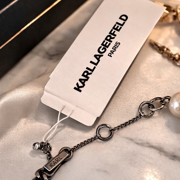 Karl Lagerfeld Hematite Imitation Pearl & Crystal Logo Disc Pendant Necklace! - Picture 4 of 4